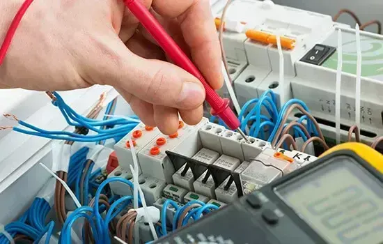 Professional electrician in Grove Park